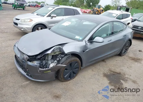 2024 Tesla Model 3 Long Range Dual Motor All-Wheel Drive z USA, uszkodzony, nr VIN 5YJ3E1EB7RF846543